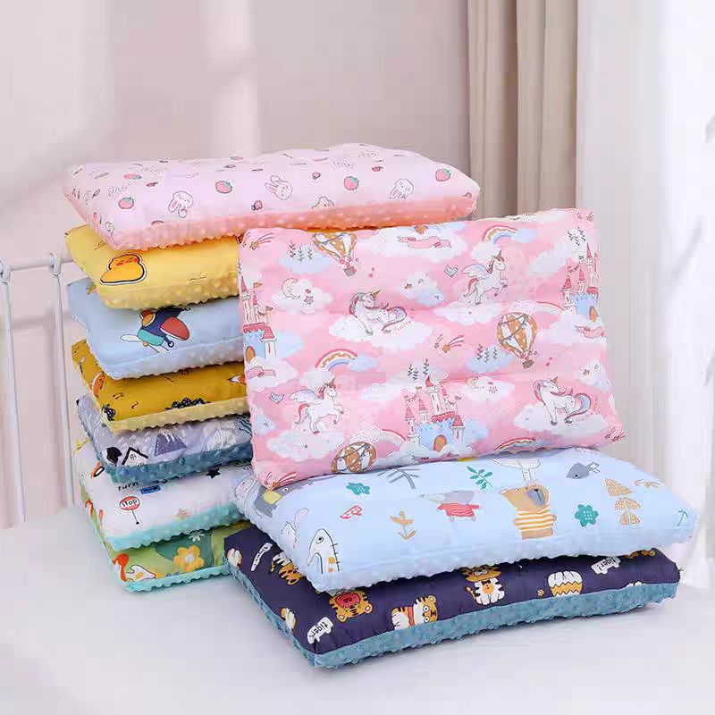 Interior Design Concept - 1 buah bantal nyaman berbahan beludru