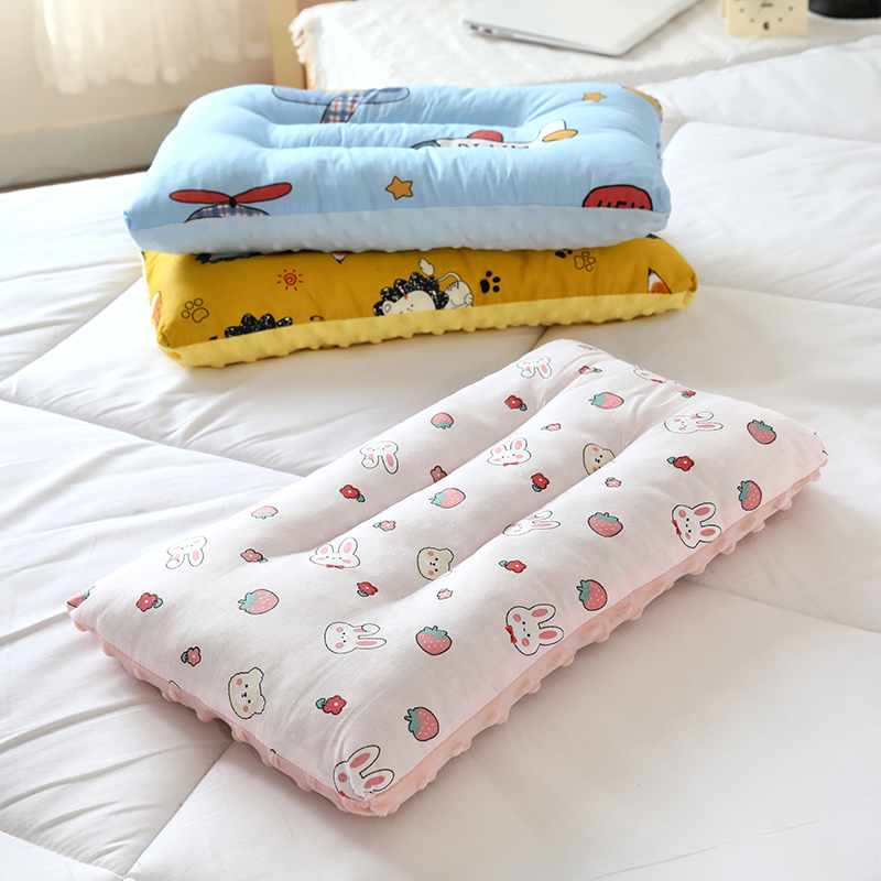 1 buah bantal nyaman berbahan  - Interior Design Concept ulasan dan harga